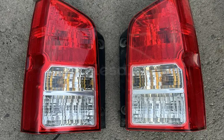 Фонари задние Nissan pathfinder за 1 000 тг. в Алматы