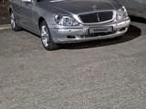 Mercedes-Benz S 320 2001 годаүшін4 700 000 тг. в Уральск – фото 2