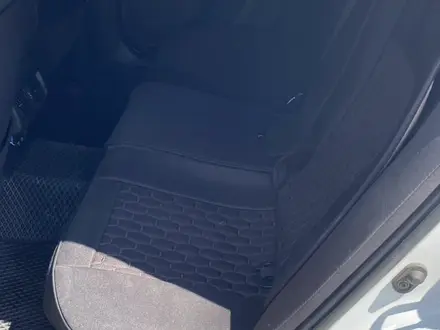 Toyota Camry 2019 года за 13 500 000 тг. в Атырау – фото 9