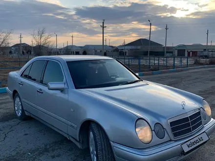 Mercedes-Benz E 280 1996 года за 3 300 000 тг. в Жанаозен – фото 6