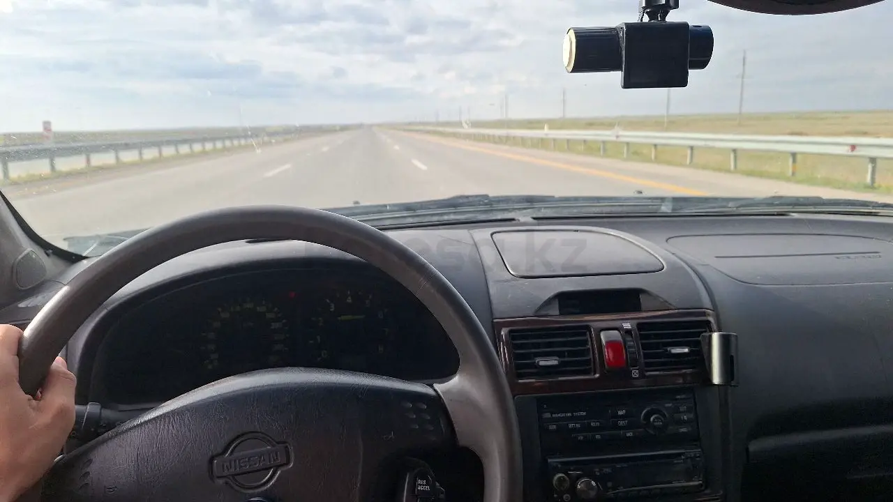 Nissan Maxima, 2000