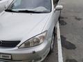 Toyota Camry 2003 года за 5 000 000 тг. в Актобе – фото 2