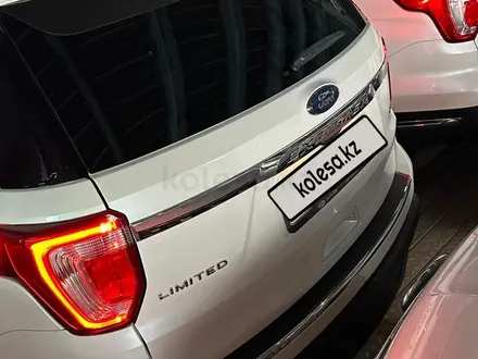 Ford Explorer 2018 года за 15 000 000 тг. в Алматы – фото 33