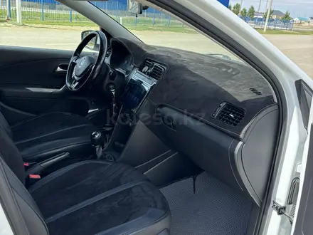 Volkswagen Polo 2015 года за 4 800 000 тг. в Актобе – фото 8