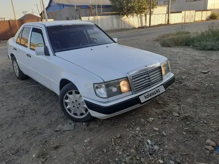 Mercedes-Benz E 230 1992 года за 1 800 000 тг. в Атырау