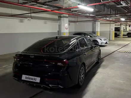 Kia K5 2021 года за 10 300 000 тг. в Алматы – фото 4
