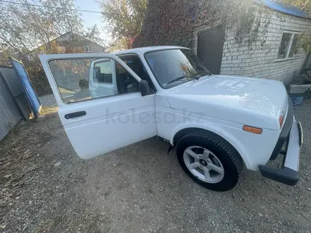 ВАЗ (Lada) Lada 2121 2018 года за 4 000 000 тг. в Актобе – фото 4