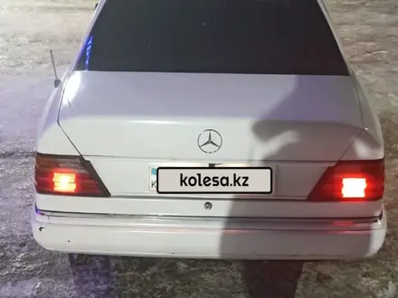 Mercedes-Benz E 200 1993 года за 1 800 000 тг. в Аягоз – фото 9