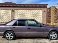 Mercedes-Benz E 280 1994 годаfor2 600 000 тг. в Шымкент