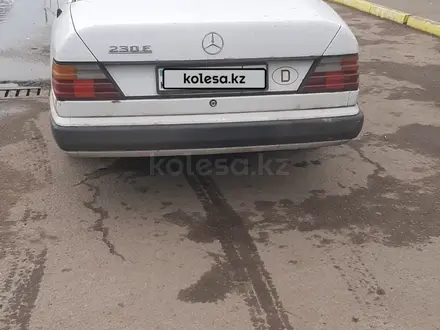 Mercedes-Benz E 230 1989 года за 1 200 000 тг. в Караганда – фото 2