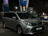 Toyota Sienna 2018 года за 15 950 000 тг. в Алматы