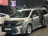 Toyota Sienna 2018 года за 15 950 000 тг. в Алматы – фото 3