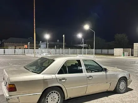 Mercedes-Benz E 230 1987 года за 750 000 тг. в Шымкент – фото 3