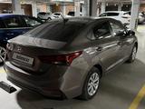 Hyundai Accent 2020 года за 8 300 000 тг. в Караганда – фото 2