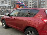 Toyota RAV4 2012 года за 7 800 000 тг. в Актобе – фото 2