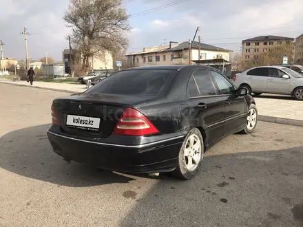 Mercedes-Benz C 320 2002 года за 2 300 000 тг. в Тараз – фото 2