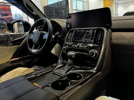 Lexus LX 600 Luxury+ 2025 года за 90 890 000 тг. в Алматы – фото 11