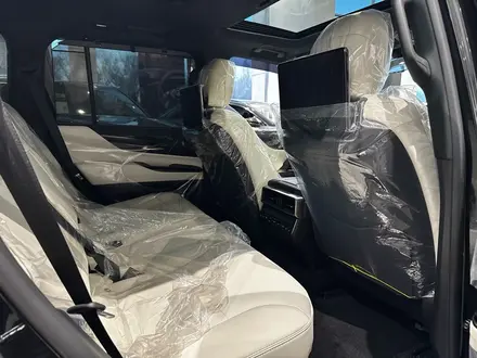 Lexus LX 600 Luxury+ 2025 года за 90 890 000 тг. в Алматы – фото 18