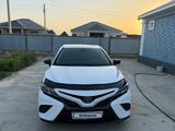 Toyota Camry 2019 года за 11 500 000 тг. в Атырау