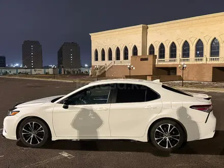 Toyota Camry 2019 года за 12 700 000 тг. в Атырау – фото 4