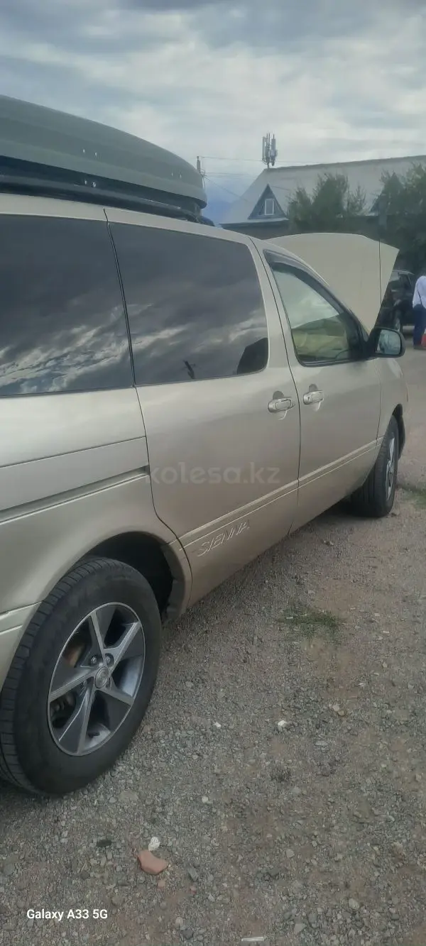 Toyota Sienna, 2000