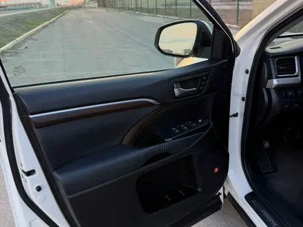 Toyota Highlander 2015 года за 11 000 000 тг. в Атырау – фото 11