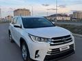 Toyota Highlander 2015 года за 11 000 000 тг. в Атырау – фото 2