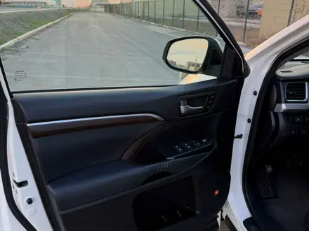 Toyota Highlander 2015 года за 11 000 000 тг. в Атырау – фото 6