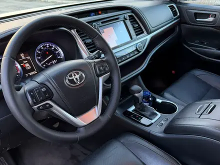 Toyota Highlander 2015 года за 11 000 000 тг. в Атырау – фото 5
