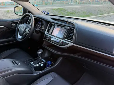 Toyota Highlander 2015 года за 11 000 000 тг. в Атырау – фото 7
