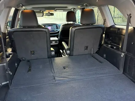 Toyota Highlander 2015 года за 11 000 000 тг. в Атырау – фото 9