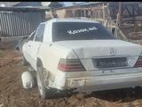 Mercedes-Benz E 220 1994 года за 800 000 тг. в Тараз