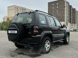 Jeep Liberty 2005 года за 2 900 000 тг. в Караганда – фото 4