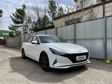 Hyundai Elantra 2022 года за 10 300 000 тг. в Астана