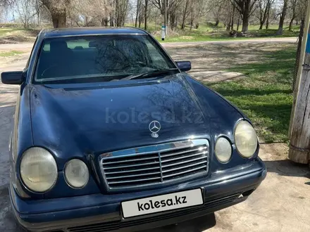 Mercedes-Benz E 230 1996 года за 1 500 000 тг. в Алматы