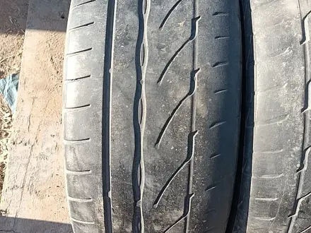 Шины 225/55 R17 — "Bridgestone Potenza RE002" (Индонезия), летние за 75 000 тг. в Астана – фото 6