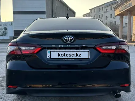 Toyota Camry 2022 года за 17 000 000 тг. в Жанаозен – фото 4