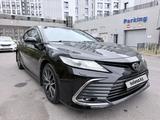 Toyota Camry 2021 года за 15 000 000 тг. в Астана – фото 2