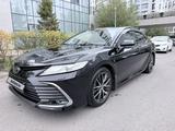 Toyota Camry 2021 года за 15 000 000 тг. в Астана