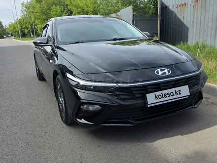 Hyundai Elantra 2023 года за 9 200 000 тг. в Караганда