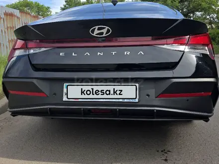 Hyundai Elantra 2023 года за 9 200 000 тг. в Караганда – фото 5