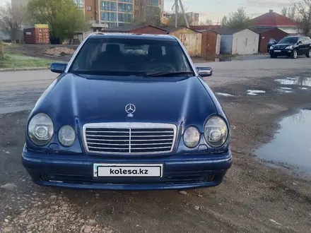 Mercedes-Benz E 280 1996 года за 2 200 000 тг. в Астана – фото 4