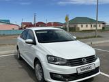 Volkswagen Polo 2017 года за 6 500 000 тг. в Атырау – фото 2