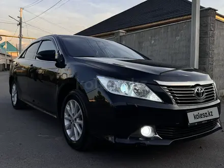 Toyota Camry 2013 года за 10 000 000 тг. в Алматы – фото 2