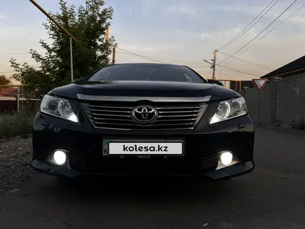 Toyota Camry 2013 года за 10 000 000 тг. в Алматы – фото 43