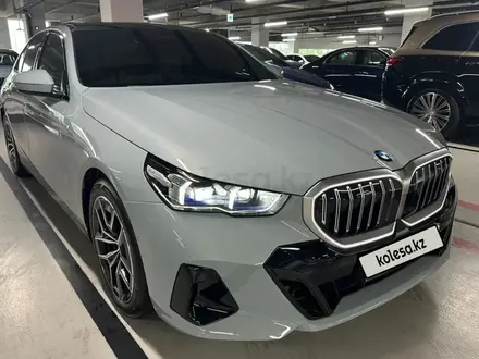 BMW 530 2024 года за 25 000 000 тг. в Алматы