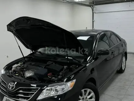 Toyota Camry 2011 года за 7 800 000 тг. в Атырау – фото 3