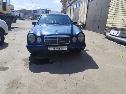 Mercedes-Benz E 200 1996 года за 1 600 000 тг. в Павлодар – фото 2