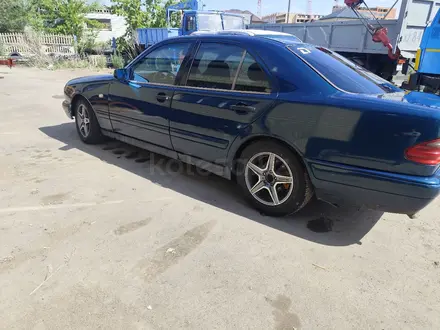 Mercedes-Benz E 200 1996 года за 1 600 000 тг. в Павлодар – фото 3
