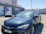 Toyota Camry 2015 года за 4 700 000 тг. в Атырау – фото 2